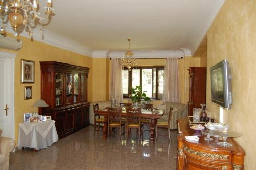 Μια τηλεόραση ή/και κέντρο ψυχαγωγίας στο B&B Villa Francesca