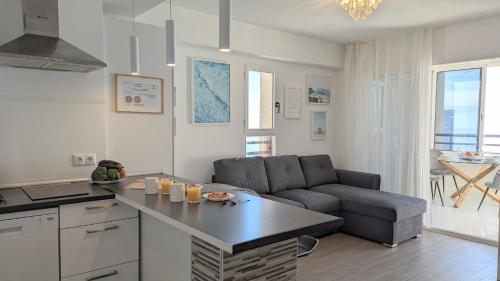 TROPIC MAR sea view apartments