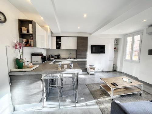 Cannes Croisette Rue Meynadier Palais 1 mn Modern 1 BR by Olam Properties