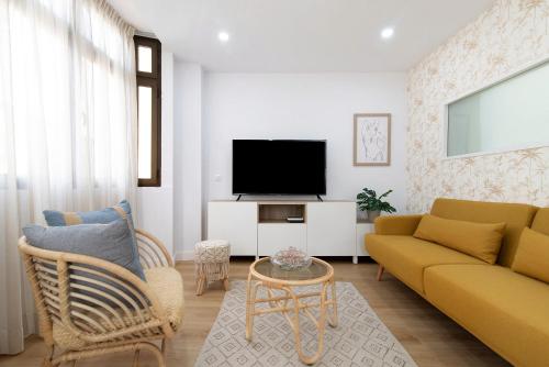 Magnolia's Las Canteras