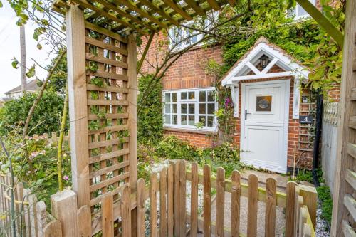 4 Church Cottages