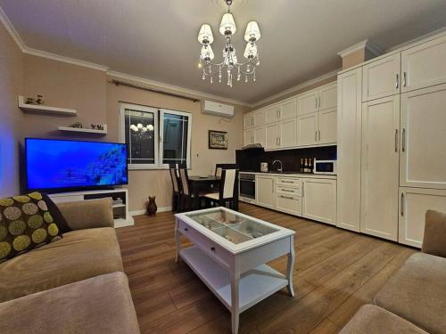 Central Apartment with balcony 2 - Imazhi 2