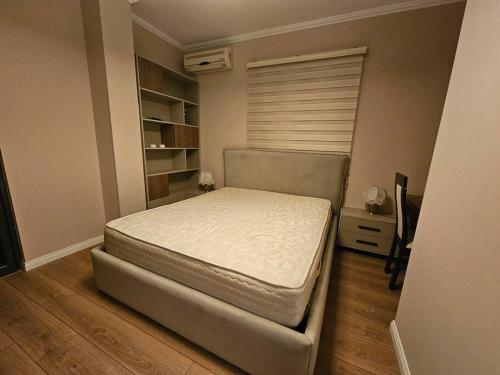 Central Apartment with balcony 2 - Imazhi 4