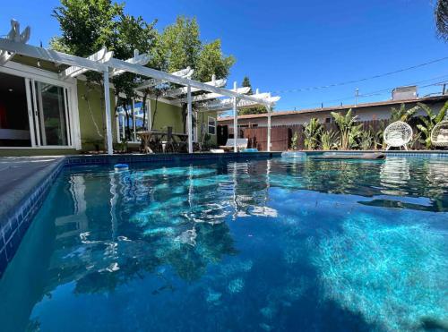 Villa La Verde - Newly Designed 4BR Villa with Pool & Guesthouse by Topanga photo 15
