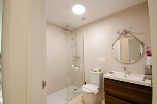 Ένα μπάνιο στο VILLA PARADISE BEACH