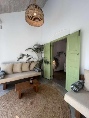 Χώρος καθιστικού στο Zen House