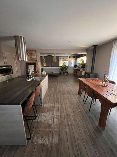 Villa familiale avec grand espace extérieur