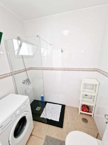 Lovely apartment Mira with pool