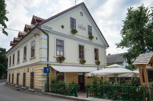 Hotel Pri mostu