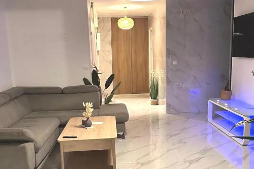 Appartement avec jacuzzi, sauna, jardin