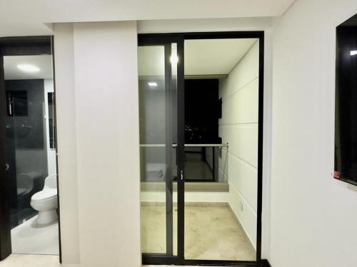 Un baño de Modern Units Poblado with stunning view