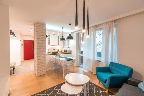 Η κουζίνα ή μικρή κουζίνα στο Heart of Kraków Comfort Apartments by Rentujemy