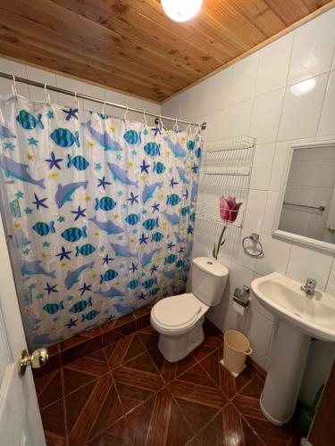 Ένα μπάνιο στο Cabañas Pucon San Sebastian