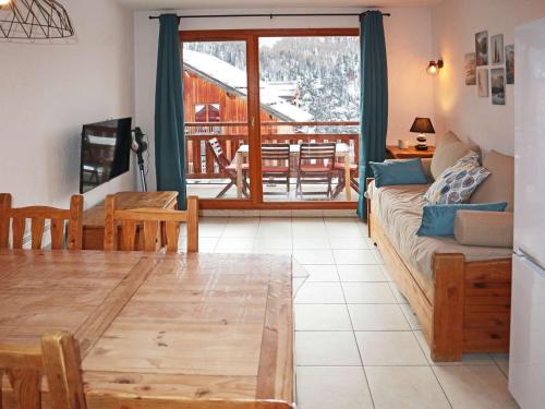 Appartement skis aux pieds avec piscine, 4/5 personnes, Les Orres 1800 - FR-1-322-539