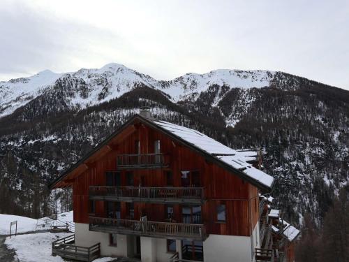Appartement skis aux pieds avec piscine, 4/5 personnes, Les Orres 1800 - FR-1-322-539