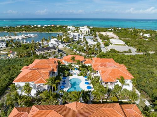 Bird's-eye view ng The Island Cottage-Oceanview-Steps to Grace Bay