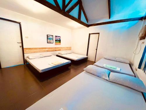 North Shore Beach Resort