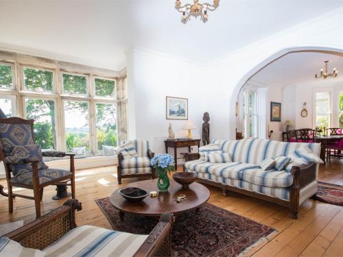 Χώρος καθιστικού στο 4 Bed in Lulworth Cove DC182
