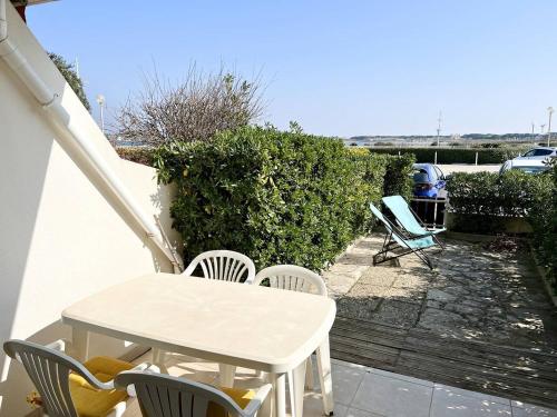 STUDIO CLIMATISE 3 PERSONNES A PROXIMITE IMMEDIATE MER ET PLAGE