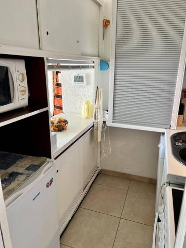 STUDIO CLIMATISE 3 PERSONNES A PROXIMITE IMMEDIATE MER ET PLAGE