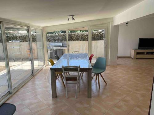 Villa climatisée piscine 3 chambres mer à 800m