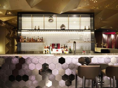 Lounge nebo bar v ubytování Interalpen-Hotel Tyrol