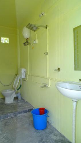 Et badeværelse på Nature's Hub Homestay Pasighat