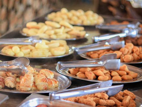 Makanan di atau berdekatan hotel