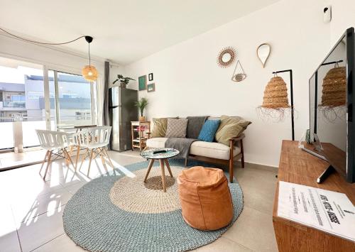 Fresh Lemonade con piscina, AC, doble terraza, cocina completa y parking