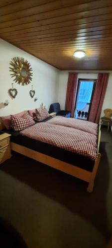 Ліжко або ліжка в номері Ferienhaus Klotz