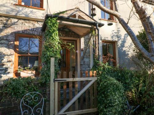 Hillside Holiday Cottage – Photos 2