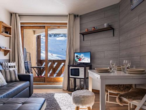 Appartement rénové Val Thorens - 5 pers, balcon, commerces au pied, local à ski
