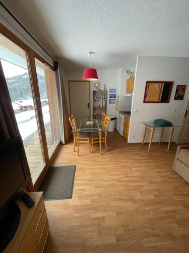 Studio avec coin montagne 4 personnes Orelle 3 Vallées - Spa & Piscine - Apt 006