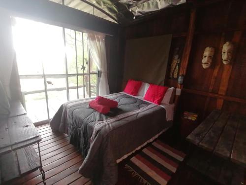 Postel nebo postele na pokoji v ubytování Mukuku Rest Camp