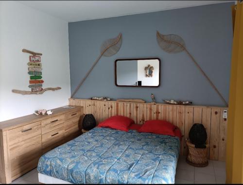 Charmant petit studio tesisinde bir odada yatak veya yataklar