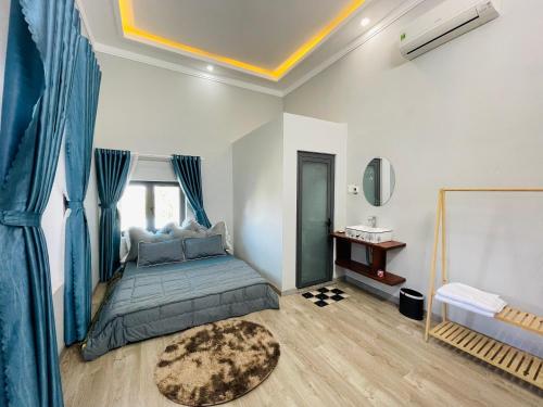 เตียงในห้องที่ Skyview Homstay & Coffee