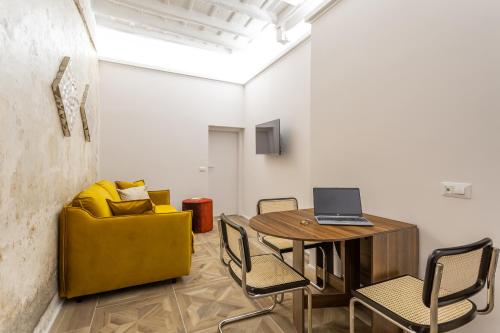 Daplace - Elena Apartment