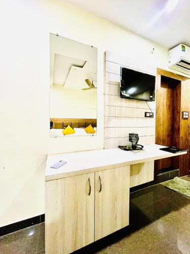 Hotel Skylight Silverkey by Madhav – Photos 5