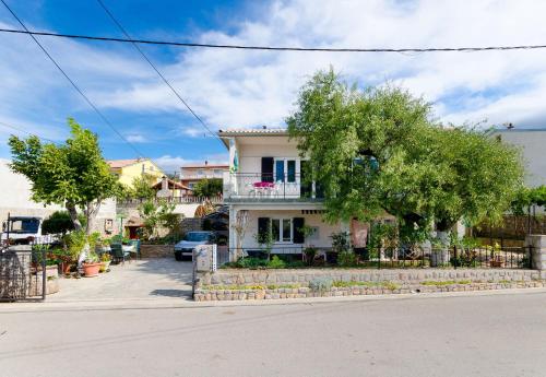 Apartment Josip