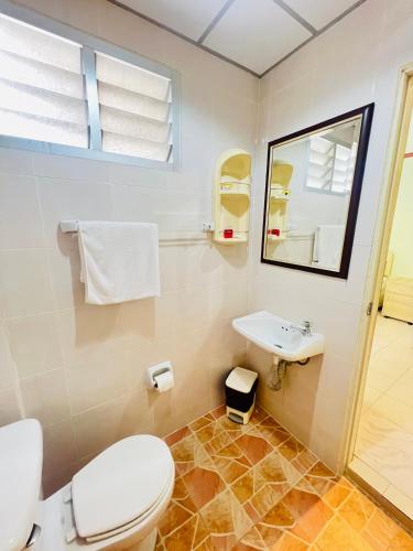 Ένα μπάνιο στο Omaya GuestHouse
