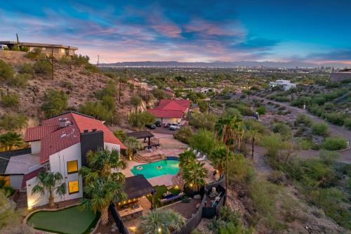 A bird's-eye view of Desert Lagoon by AvantStay Luxury Phoenix Home w Entertainer’s Backyard