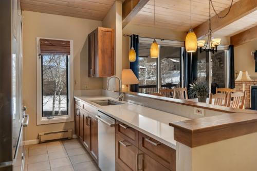 Woodbridge Condo by Snowmass Vacations photo 2