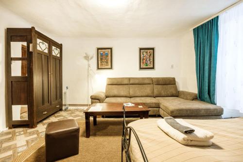 Ruang duduk di Gul Baba Saray Apartments