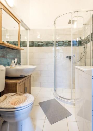 Bilik mandi di Gul Baba Saray Apartments