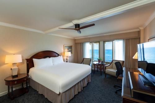 Katil atau katil-katil dalam bilik di Monterey Plaza Hotel & Spa
