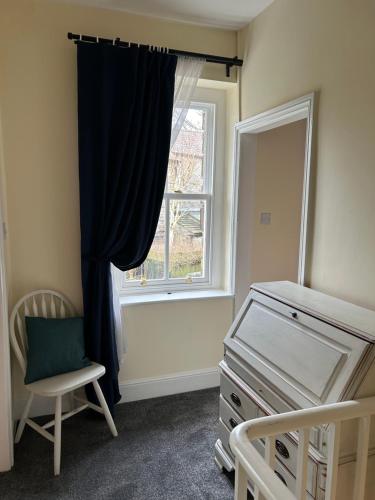 Gallery image of The Buxton Retreat A Luxurious 3-Storey Townhouse with Four Poster Bed and Double Jacuzzi Bath" in Buxton