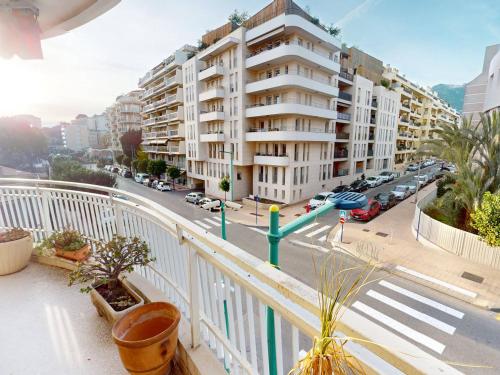 Spacieux 3P avec balcon et parking à Menton