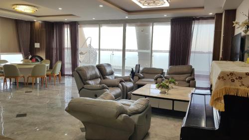 Khu vực ghế ngồi tại Khách sạn San Hô Vũng Tàu (Coral Hotel)