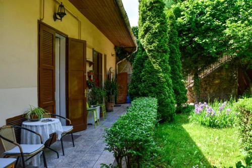 Un jardín fuera de Afrodité Apartmanok