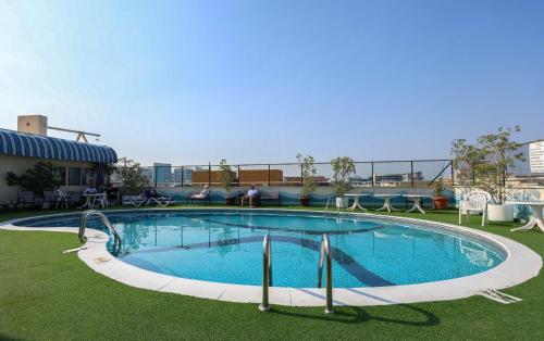 Aavri Hotel